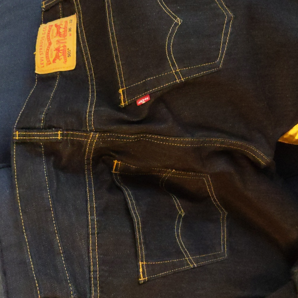 Men's Levi button fly 36x32